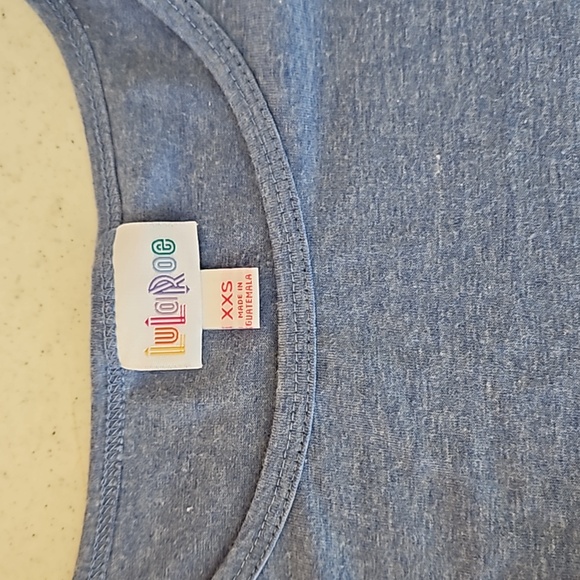 Bundle of 2 LuLaRoe tops - Picture 5 of 5